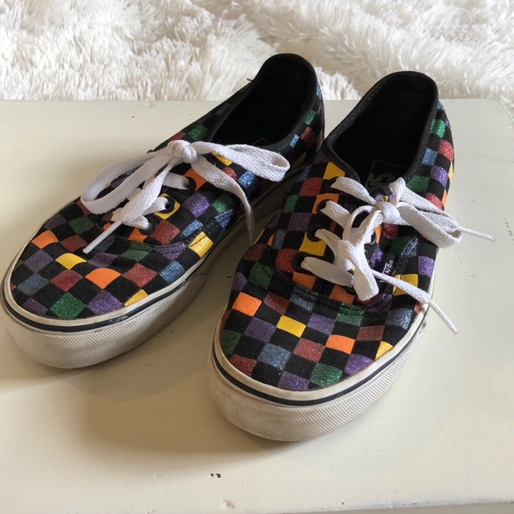 Vans - Picture 6 of 7